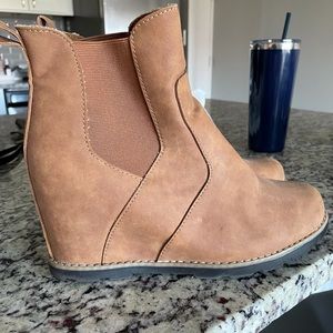 Sorel Joan of Arctic Dupe from Universal Threads